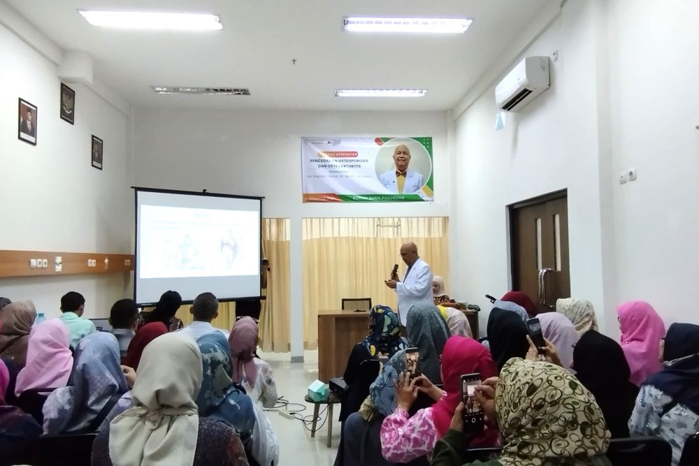 FK Unpas Lecturer Shares How to Prevent Osteoporosis and Osteoarthritis