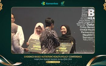 Jakarta – The Faculty of Medicine of Pasundan University (FK UNPAS) has once again achieved a proud accomplishment at the national level. One of its lecturers, dr. Sofa Rahmannia, M.Kes (Nutrition), successfully won First Place in the Policy Brief category at the Evidence-Based Nutrition Policy Health Conference: Insights from the National Nutrition Survey (SSGI) 2024, organized by the Indonesian Ministry of Health. The prestigious event was held on Friday, December 19, 2025, in Jakarta, and was attended by academics, researchers, and health practitioners from various institutions across Indonesia. The conference served as a strategic national forum to strengthen the role of evidence-based research in the formulation of national health and nutrition policies. This achievement was earned through a policy brief entitled “Rebalancing the Plate for Breastfeeding Mothers: National Evidence for a More Impactful Revision of Isi Piringku,” which was highly rated by the panel of judges for its issue relevance, analytical depth, and practical policy contribution—particularly in supporting improvements to nutrition policies for breastfeeding mothers in Indonesia. The policy brief was developed using an evidence-based policy approach, drawing on data analysis from the 2024 Indonesian Nutrition Status Survey (SSGI), one of the most comprehensive national data sources in the field of public nutrition. Through this study, the authors presented strategic recommendations that can be directly utilized by policymakers to refine the Isi Piringku guidelines, making them more responsive to the nutritional needs of breastfeeding mothers. The success of dr. Sofa Rahmannia and her cross-institutional team reflects the strategic role of academics in bridging scientific knowledge with public decision-making processes, while also reaffirming FK UNPAS’s commitment to advancing research that is not only academically excellent but also has a tangible impact on public health development. The Dean and the entire academic community of the Faculty of Medicine, Pasundan University, expressed their appreciation and pride for this achievement. It is hoped that this accomplishment will inspire lecturers and students to continue developing evidence-based research that is solution-oriented and directly contributes to national health policy. The Faculty of Medicine of Pasundan University remains committed to encouraging the production of scientific work that is ethical, relevant, and sustainable, as part of the university’s strategic contribution to realizing public policies that are more equitable, healthy, and future-oriented for the nation.