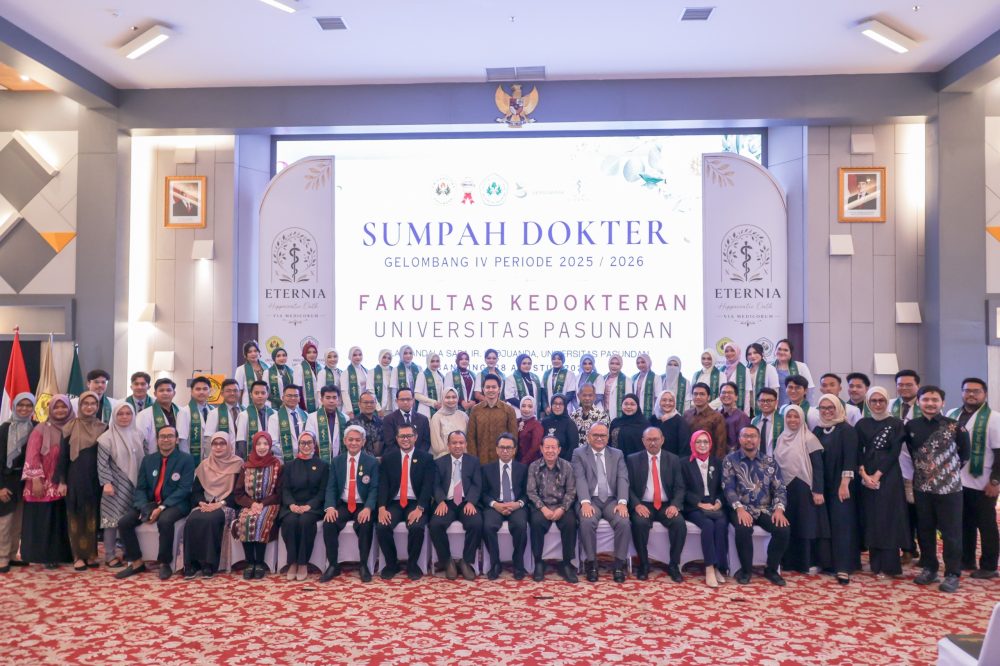 Torehkan Sejarah Baru, FK Unpas Sumpahkan 35 Dokter Gelombang IV Periode 2025/2026
